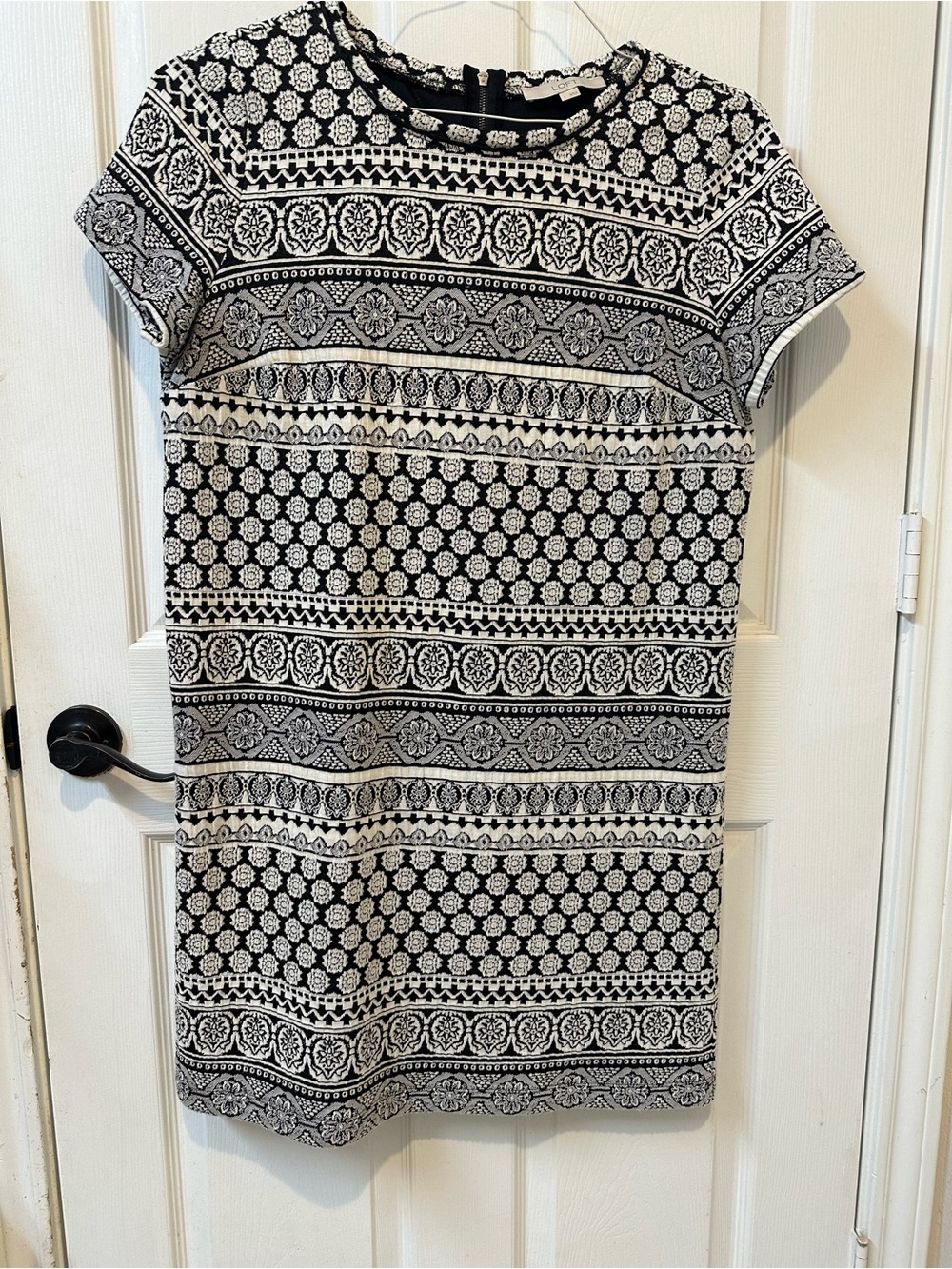 LOFT Geometric Jacquard Knit Shift Dress Black Ivory Mod Tapestry L
